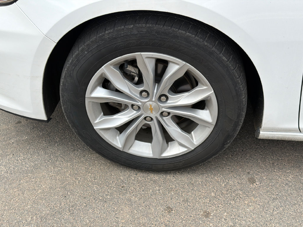 Used 2025 Chevrolet Malibu LT FWD image 11
