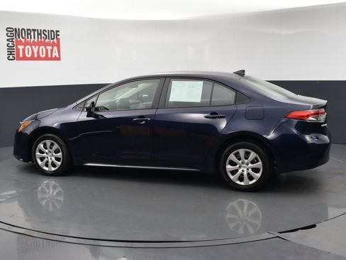 Used 2025 Toyota Corolla LE FWD image 2