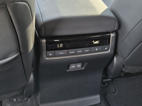 Used 2025 Lexus GX 550 w/ Accessory Package (Z1) AWD/4WD image 29