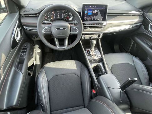 Used 2023 Jeep Compass Trailhawk w/ Trailer Tow Group image 11