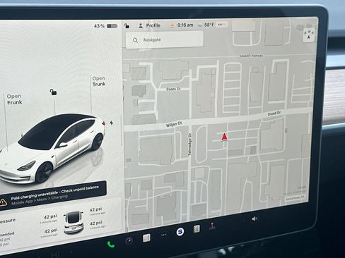 Used 2023 Tesla Model 3 Standard Range image 18