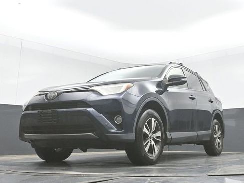 Used 2017 Toyota RAV4 XLE AWD/4WD image 29