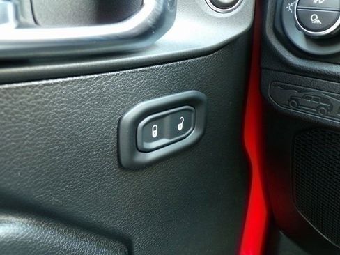 New 2025 Jeep Gladiator Sport image 20