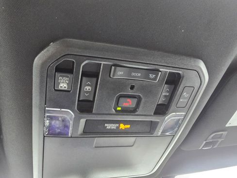 Used 2023 Toyota Tundra Platinum image 29