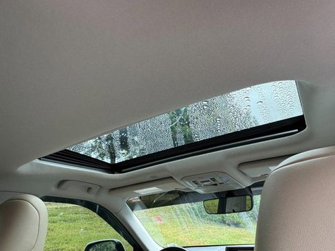 Used 2021 Toyota Highlander XLE image 11