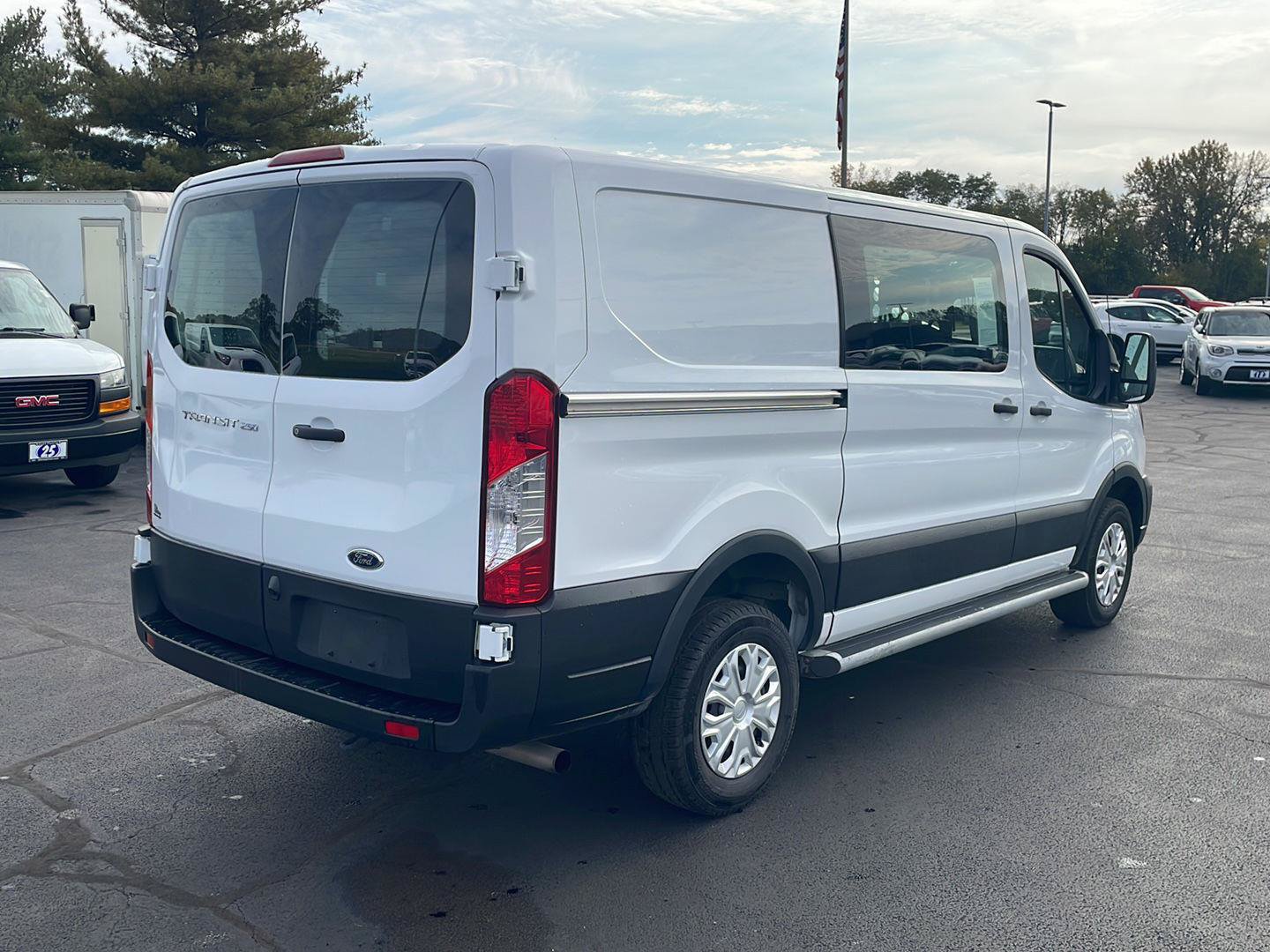 Used 2025 Ford Transit 250 Low Roof w/ Exterior Upgrade Package RWD image 5
