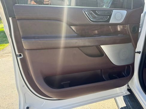 Used 2019 Lincoln Navigator L Black Label w/ Cargo Package image 27