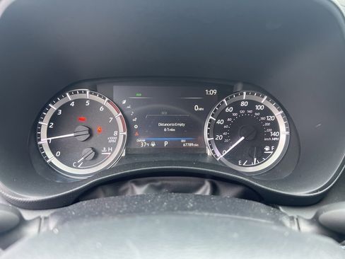 Used 2023 Toyota Highlander LE image 8