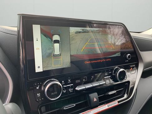 New 2026 Toyota Highlander Limited image 20