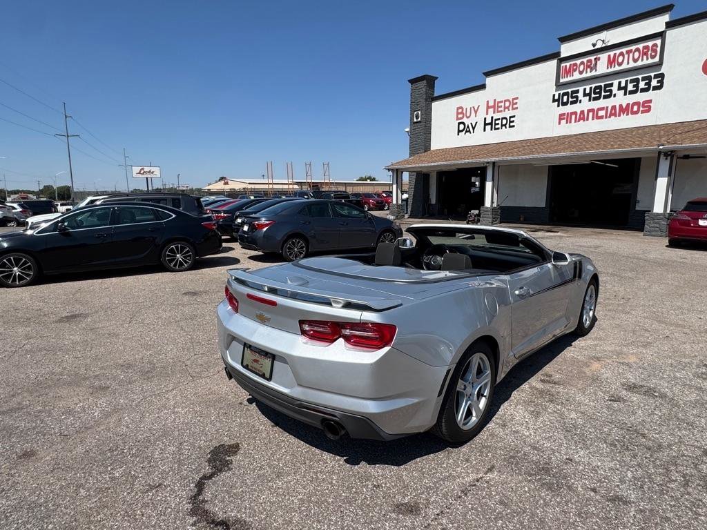Used 2019 Chevrolet Camaro LT RWD image 7