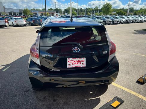 Used 2016 Toyota Prius C Persona Series FWD image 4