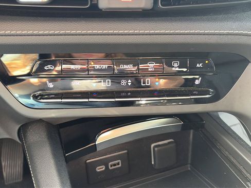 Used 2023 Buick Envision Essence AWD/4WD image 25