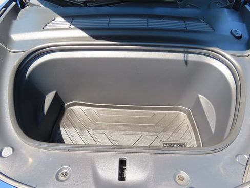 Used 2022 Tesla Model Y Long Range AWD/4WD image 33