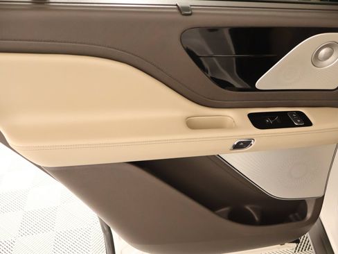 Used 2022 Lincoln Aviator Reserve w/ Equipment Group 201A AWD/4WD image 19