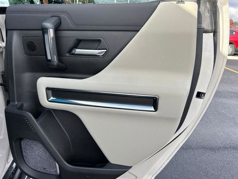 New 2026 GMC Hummer EV SUV image 15