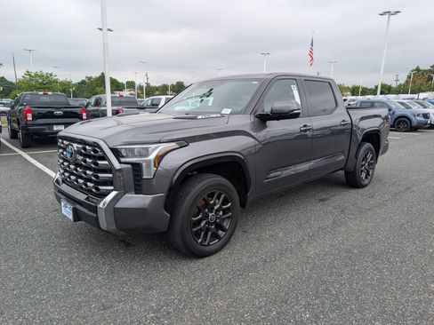 Used 2024 Toyota Tundra Platinum AWD/4WD image 7