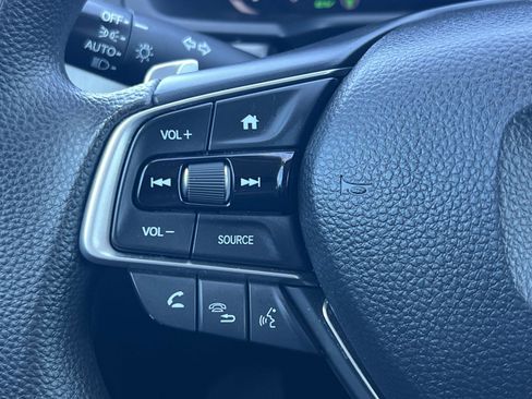 Certified 2019 Honda Accord Hybrid image 9