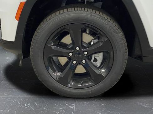 New 2025 Jeep Grand Cherokee L Limited w/ Black Appearance Package image 42