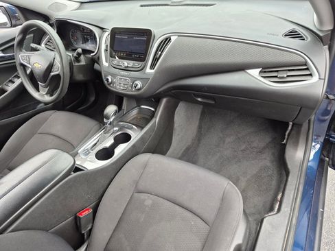 Used 2022 Chevrolet Malibu LT FWD image 18