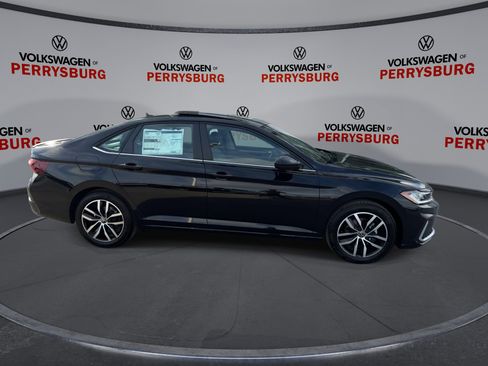 New 2026 Volkswagen Jetta SE image 9