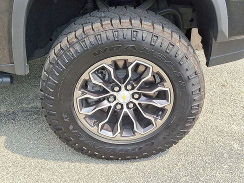 Used 2021 Chevrolet Colorado ZR2 AWD/4WD image 8