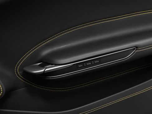 Used 2018 Ferrari GTC4Lusso image 37