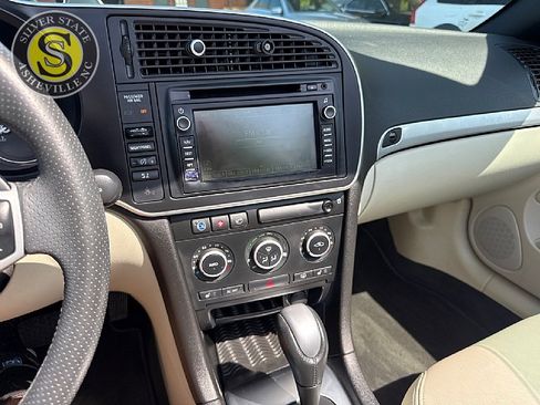 Used 2010 Saab 9-3 Aero FWD image 18