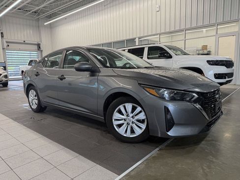 Used 2024 Nissan Sentra S FWD image 3