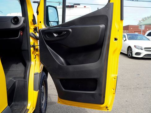Used 2021 Mercedes-Benz Sprinter 2500 image 21