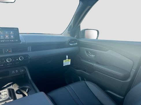 Certified 2025 Honda Pilot TrailSport image 23