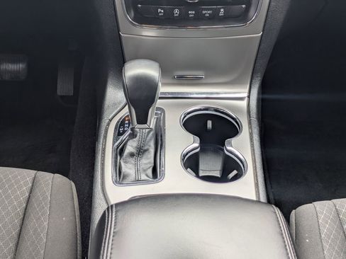 Used 2018 Jeep Grand Cherokee Laredo image 18