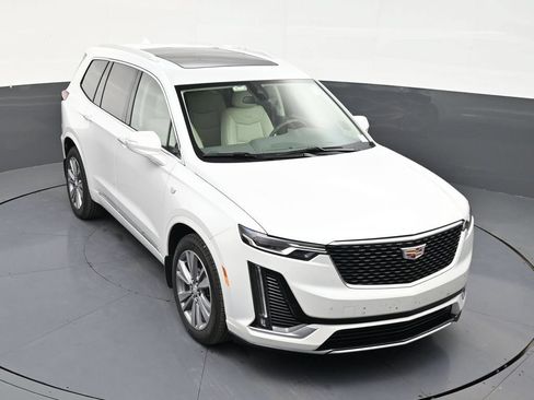 Used 2025 Cadillac XT6 Premium Luxury w/ LPO, Floor Liner Package FWD image 19