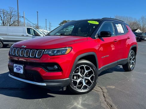 Used 2025 Jeep Compass Limited image 26