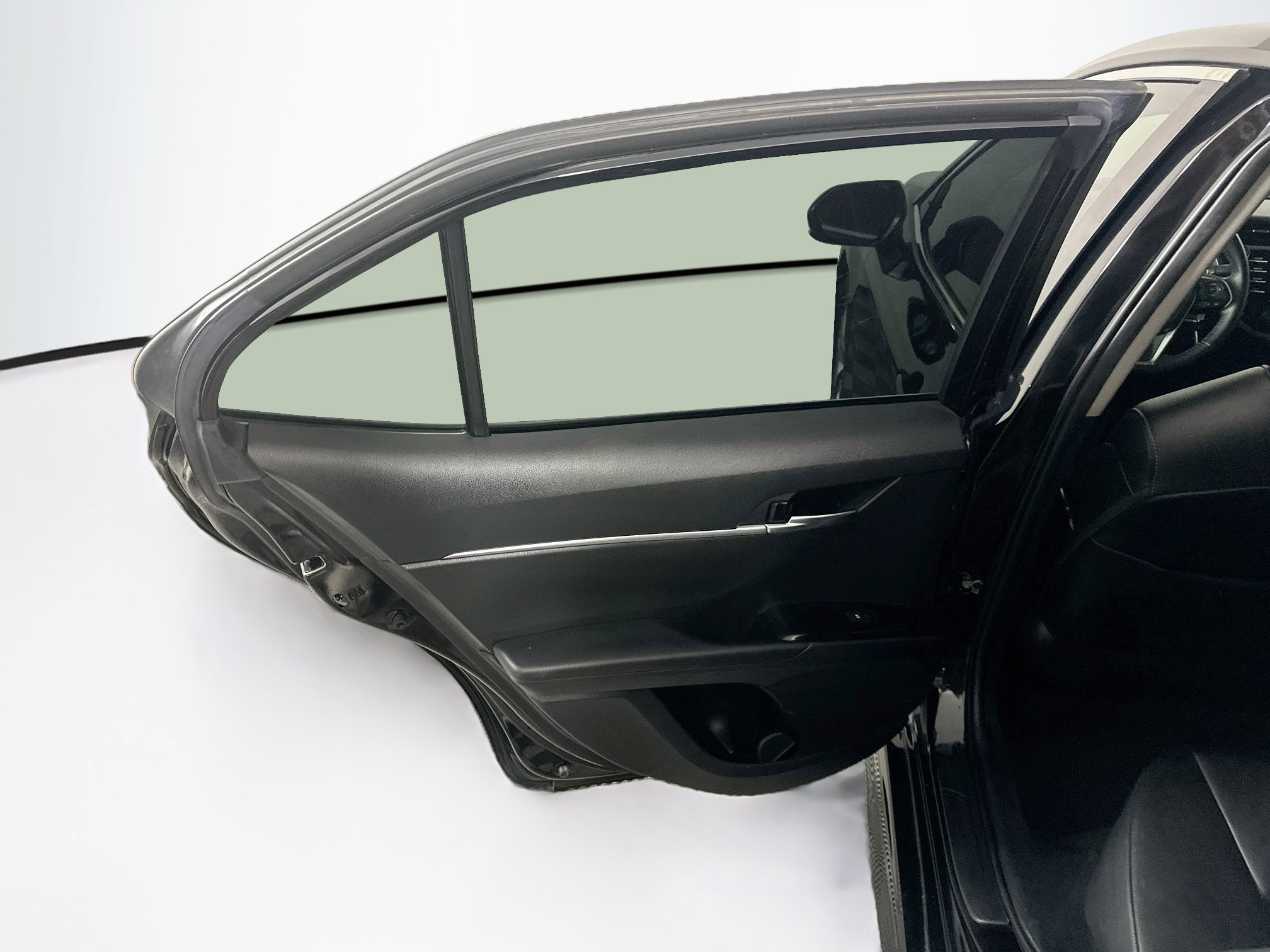 Used 2020 Toyota Camry SE w/ Carpet Mat Package FWD image 26