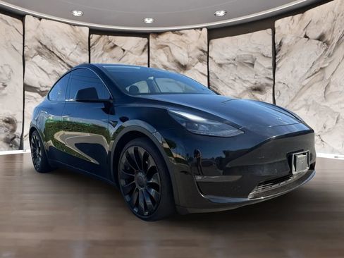Used 2022 Tesla Model Y Performance AWD/4WD image 3