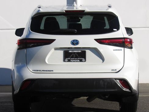 Certified 2021 Toyota Highlander XLE image 7