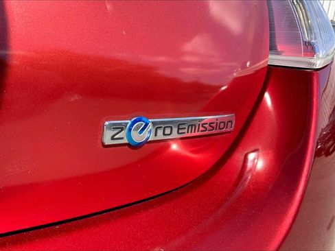 Used 2012 Nissan Leaf SV image 9