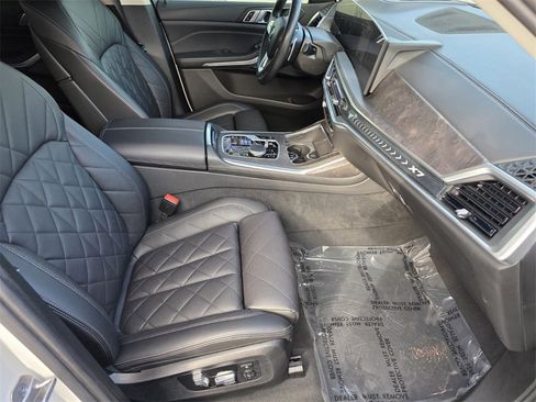 Used 2023 BMW X7 xDrive40i w/ Premium Package image 34