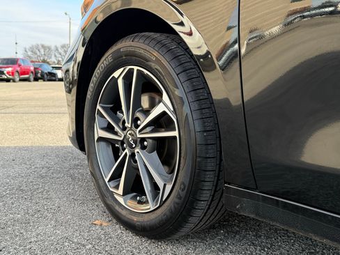 Used 2024 Kia Forte LXS image 14