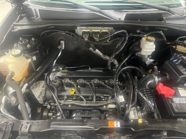 Used 2010 Mercury Mariner 2WD image 24