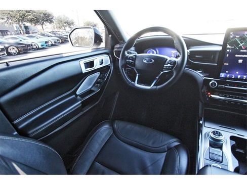 Used 2023 Ford Explorer ST w/ Equipment Group 401A image 7
