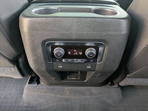 Used 2021 Chevrolet Tahoe Premier w/ Premium Package AWD/4WD image 17