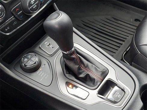 Used 2020 Jeep Cherokee Trailhawk w/ Cold Weather Group image 32