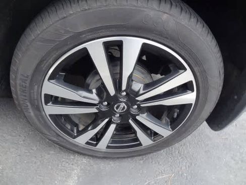 Used 2020 Nissan Kicks SV w/ Exterior Package image 21