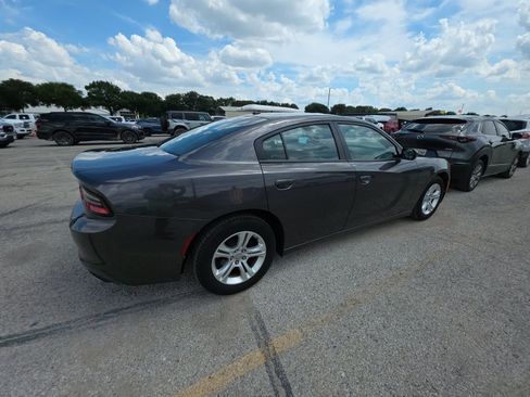 Used 2020 Dodge Charger SXT RWD image 6
