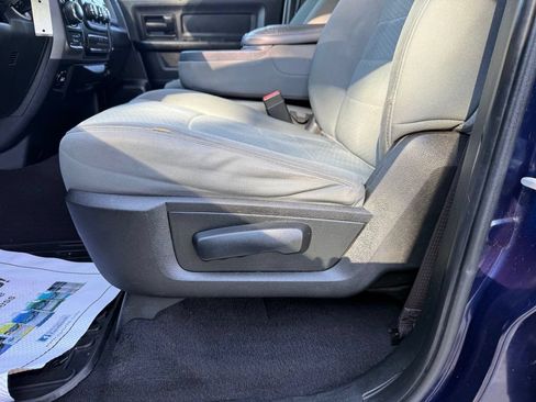 Used 2018 RAM 1500 Express AWD/4WD image 26