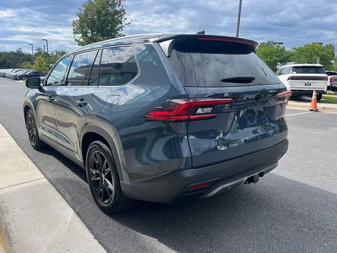 Used 2025 Toyota Grand Highlander FWD image 6