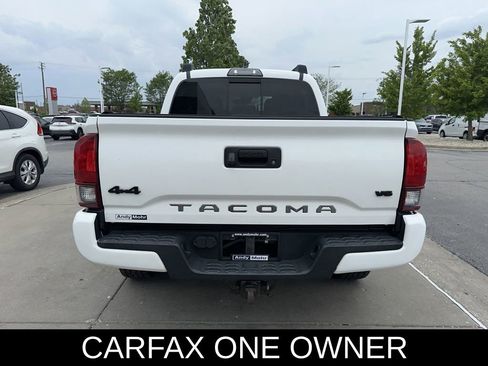 Used 2019 Toyota Tacoma SR5 AWD/4WD image 9