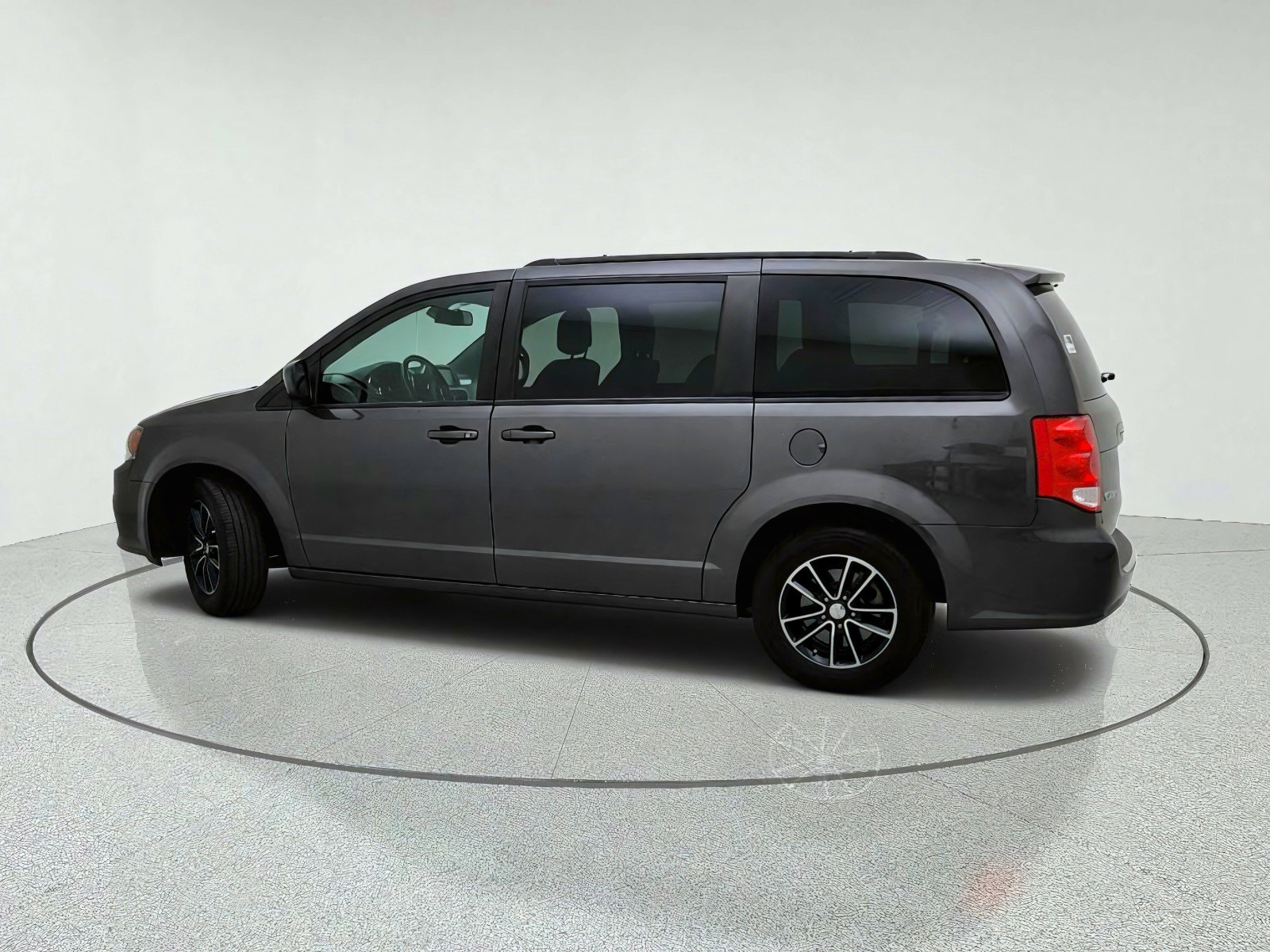 Used 2019 Dodge Grand Caravan GT FWD image 13
