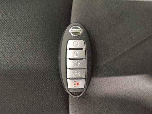 Used 2022 Nissan Sentra SR w/ Electronics Package FWD image 32